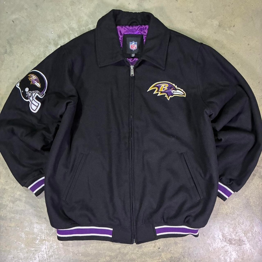 Vintage Baltimore Ravens NFL jacket in black Mens XL